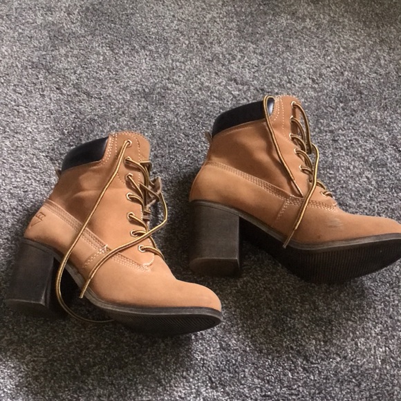 Boots - Picture 2 of 7